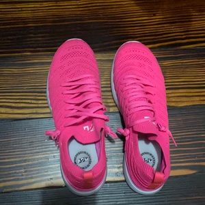 APL pink shoe size 9.5